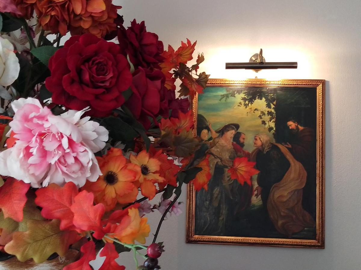 Hôtel Casa Maria Roses à Rîşnov Extérieur photo