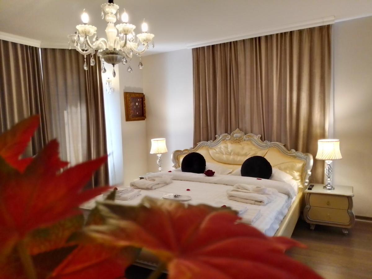 Hôtel Casa Maria Roses à Rîşnov Extérieur photo
